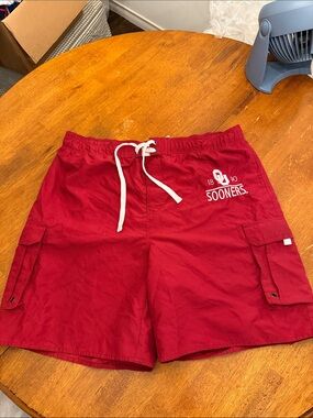NCAA Crimson Red Sooners Men's Hybrid Shorts xl
